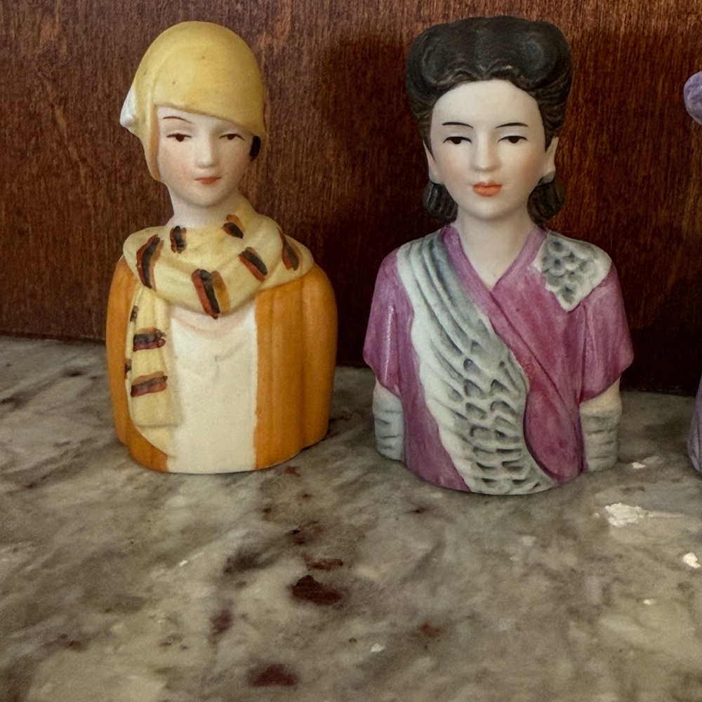 Avon Victorian Lady Thimbles - Picture 4 of 11